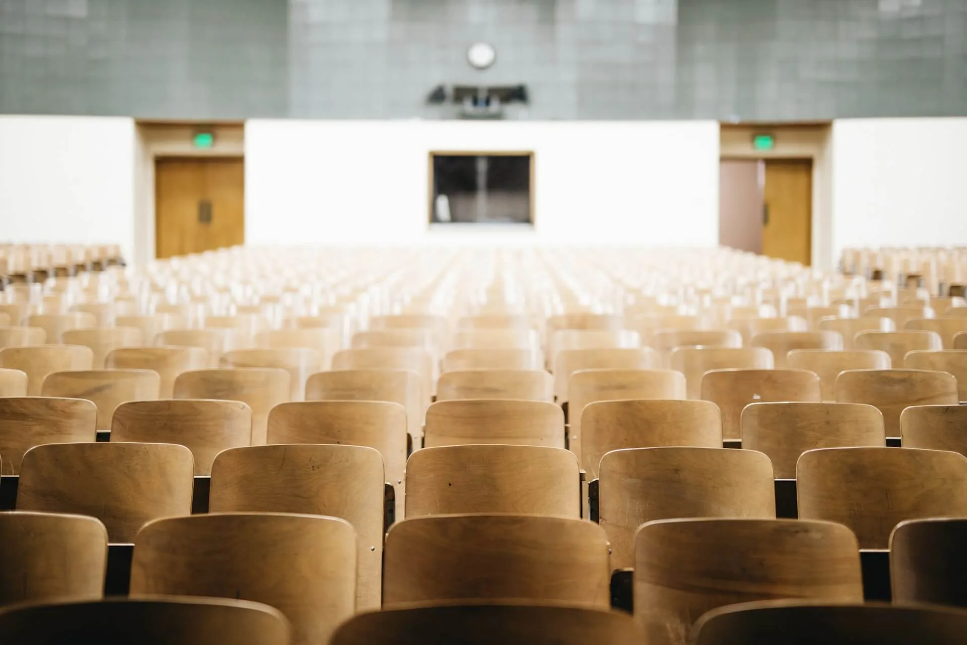 Wie viele Studenten nutzen Ghostwriting? Häufigkeit, Beweggründe und aktuelle Entwicklungen